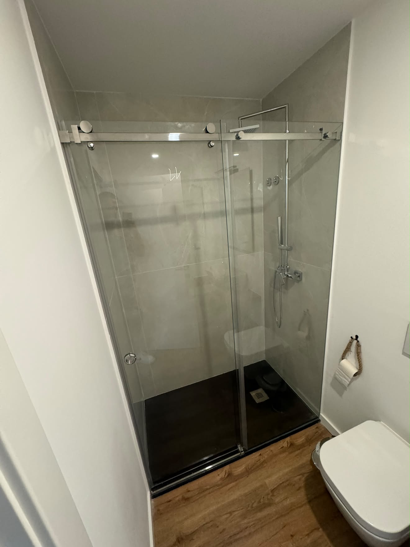 Duche Correr Frameless